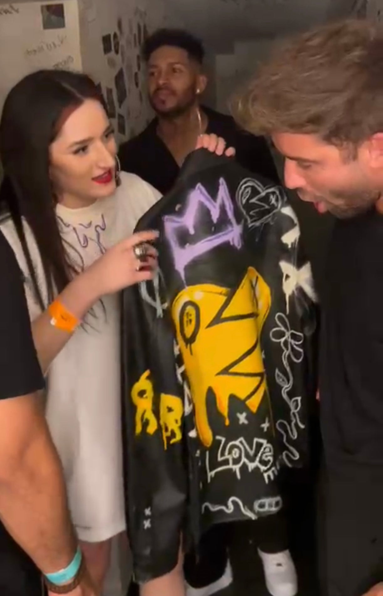 Pablo Alboran excited about his two EXTi original jackets.