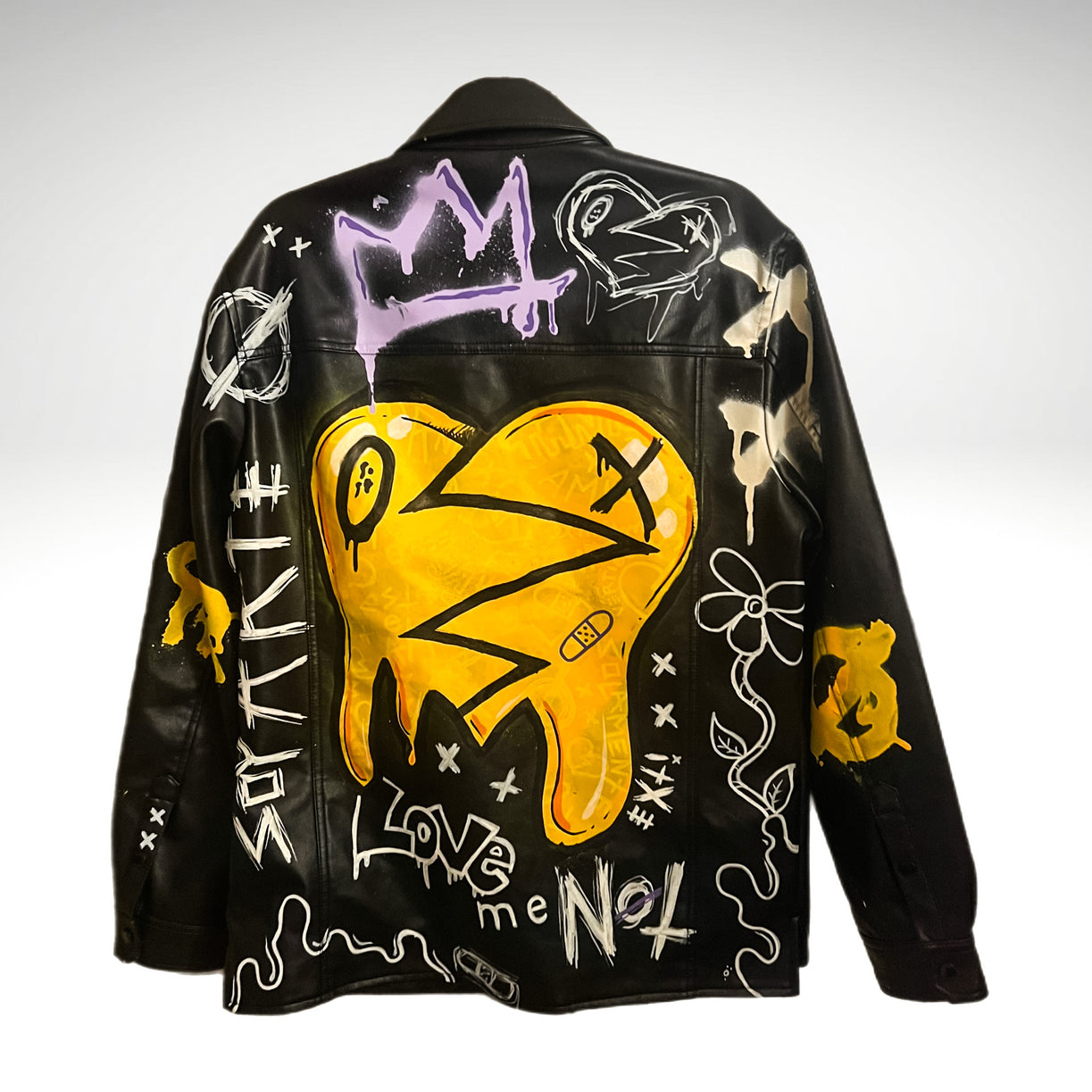 Pablo Alboran excited about his two EXTi original jackets.