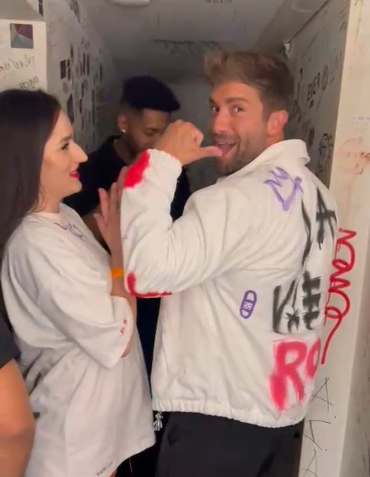 Pablo Alboran excited about his two EXTi original jackets.