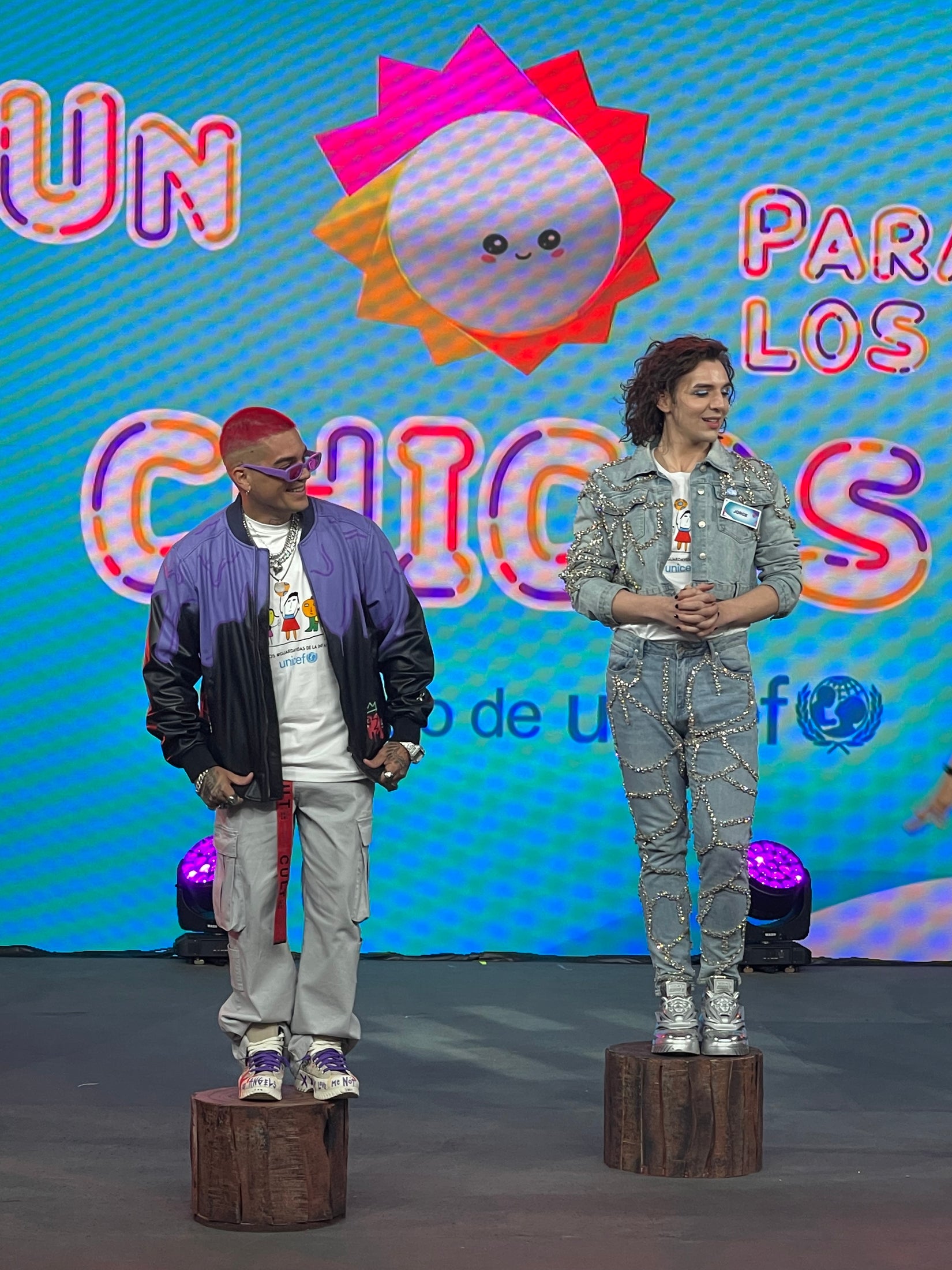 Unicef and El Trece tv network had EXTi as a soecial guest, as the singer of their theme song for their 30 year running on air fundraiser.