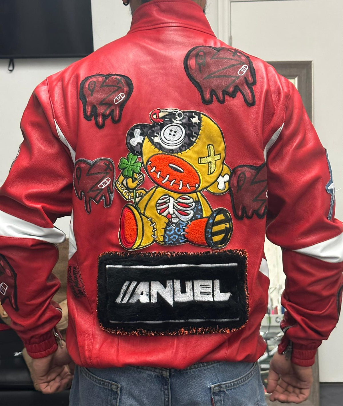 EXTi designed two outfits for Anuel’s world tour “Rompe corazones”