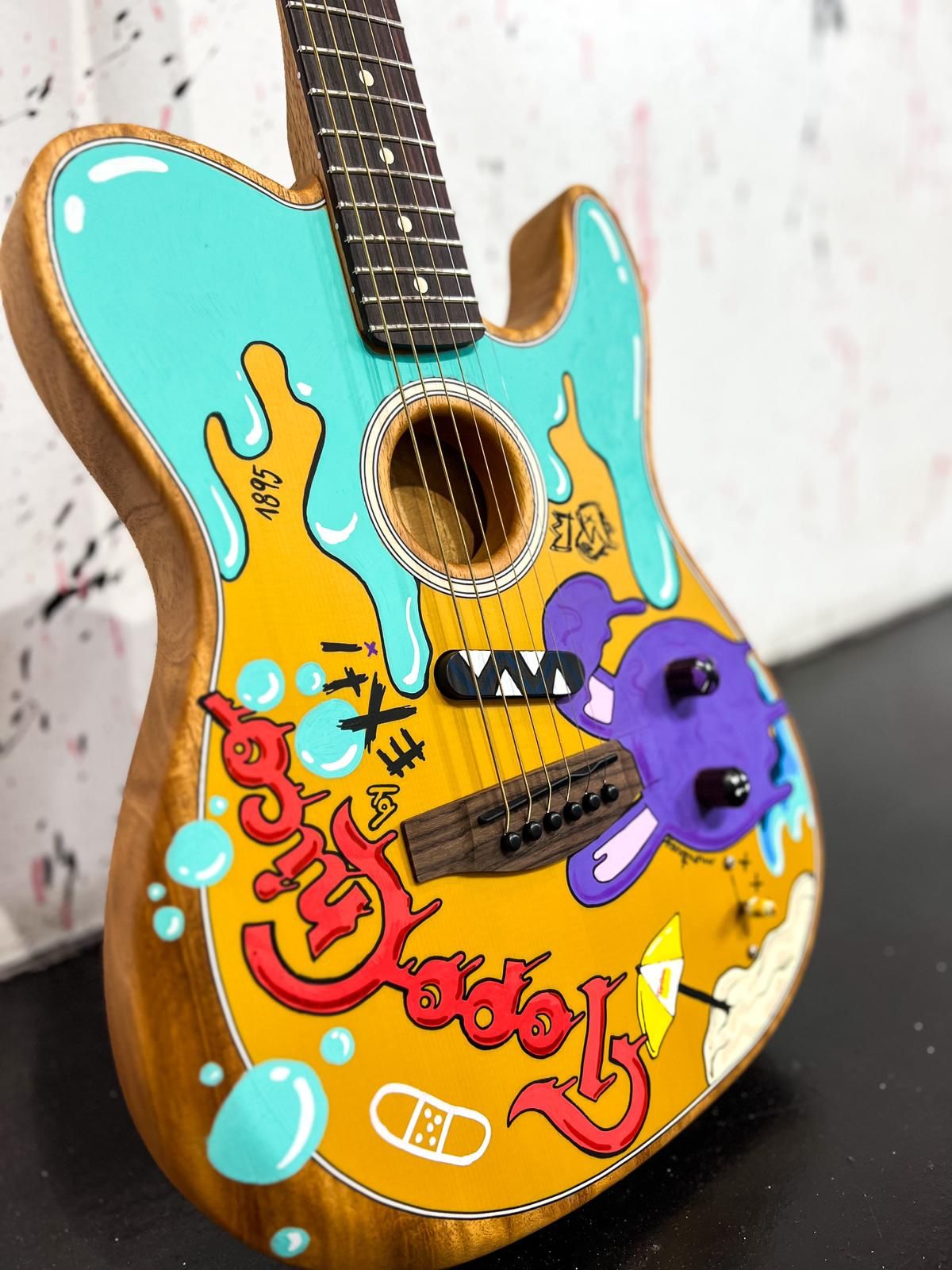 Topo Chico commissioned a special Fender guitar to EXTi, to release it during Miami Art Week 2022, and prepare to kick off a 2023 tour around the USA of the unique piece.